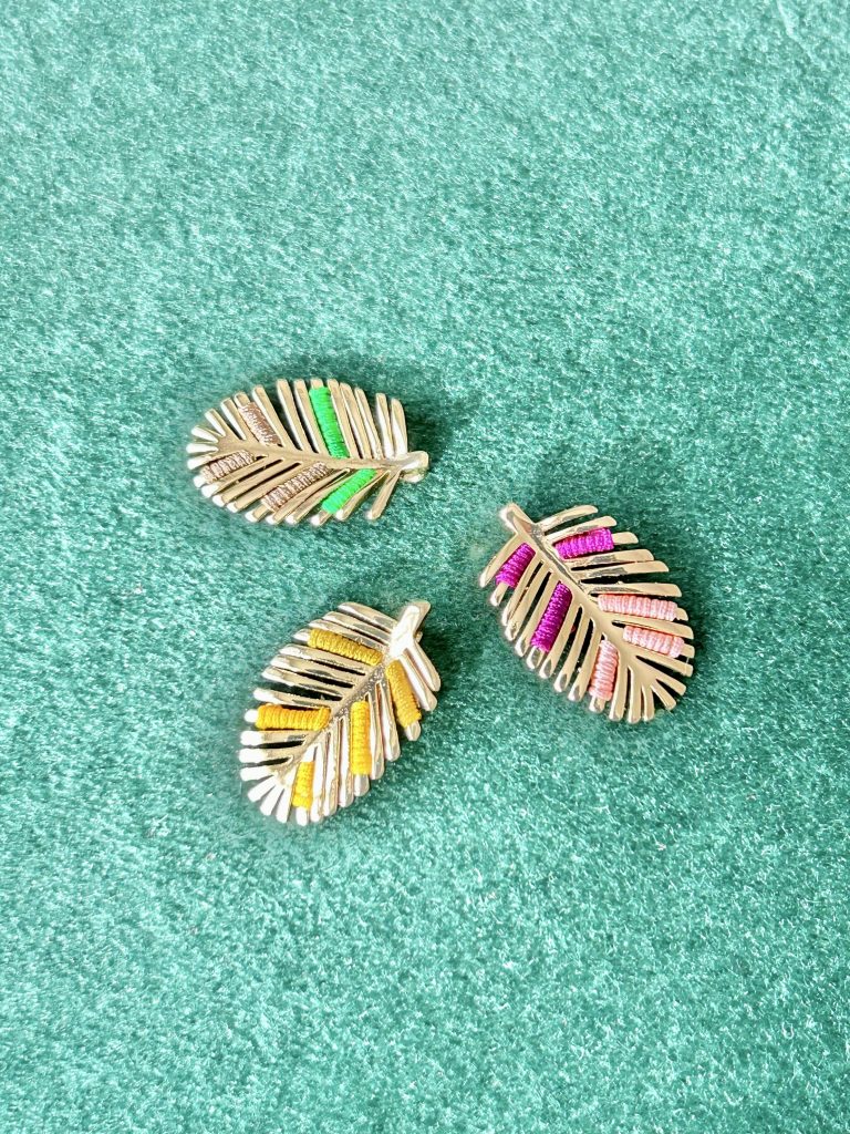 Pièces feuilles palmier brodées