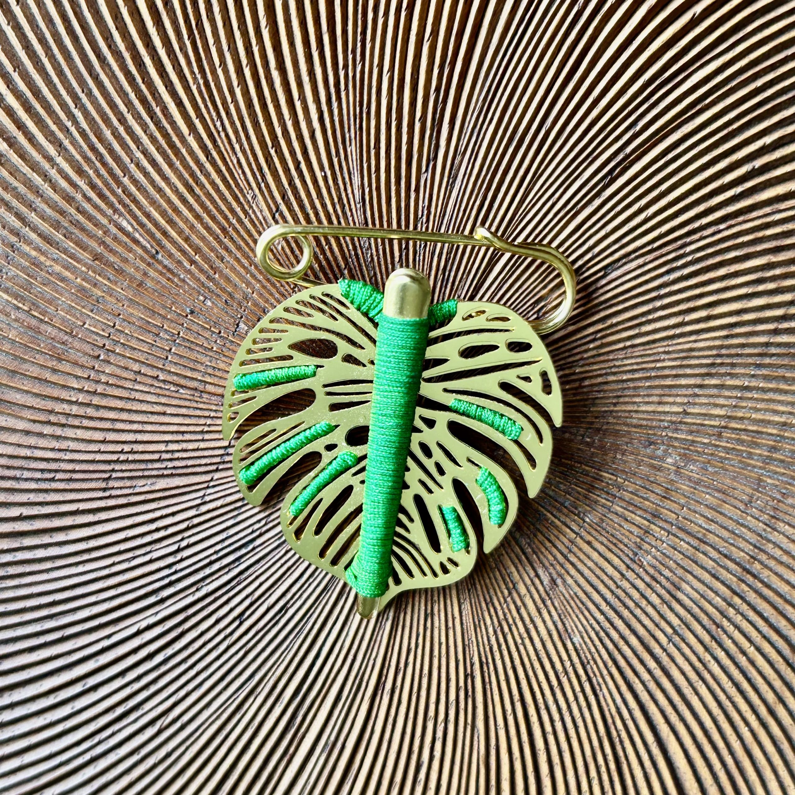 broche elegance tropicale verte2