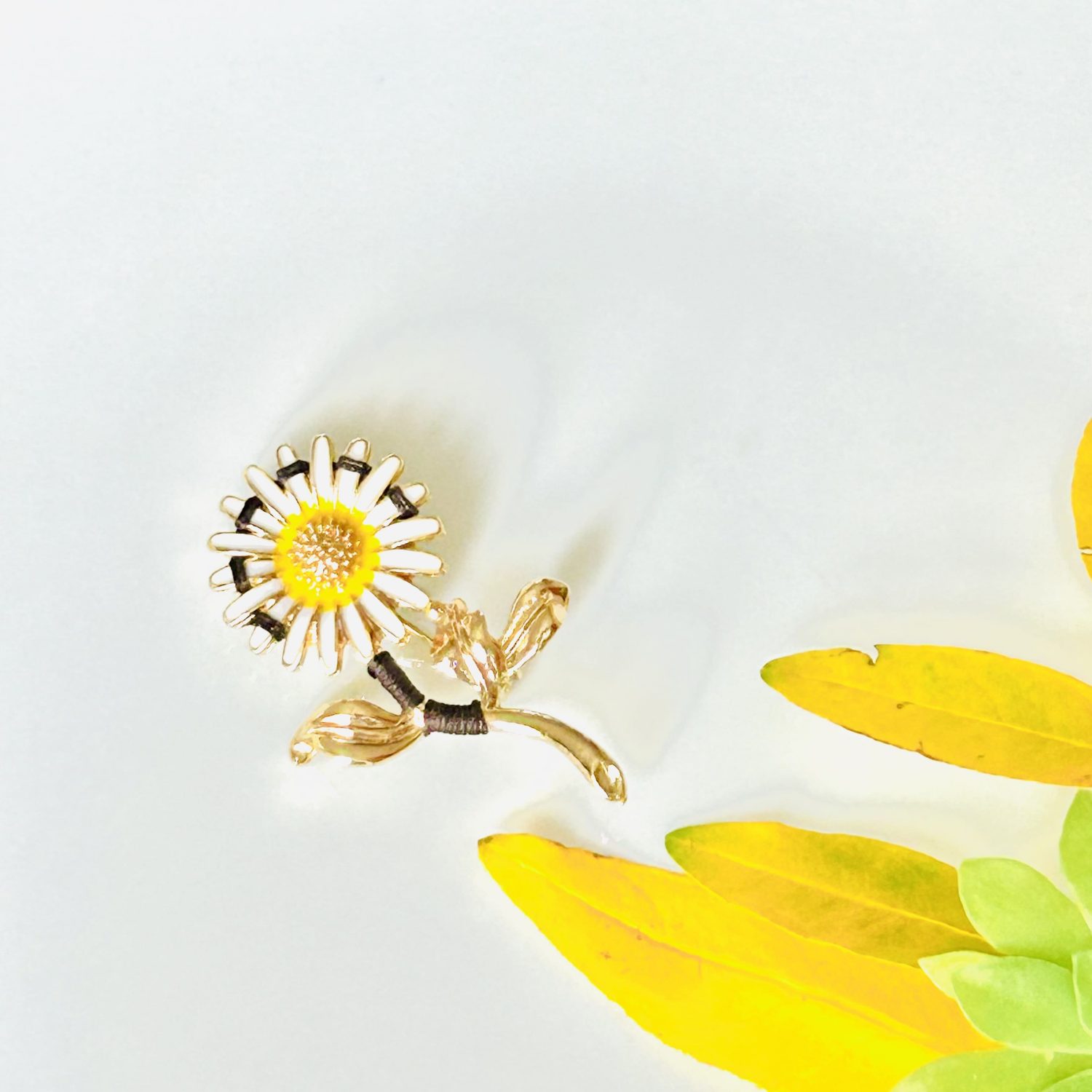 Broche Marguerite Beaucoup… Passionnément